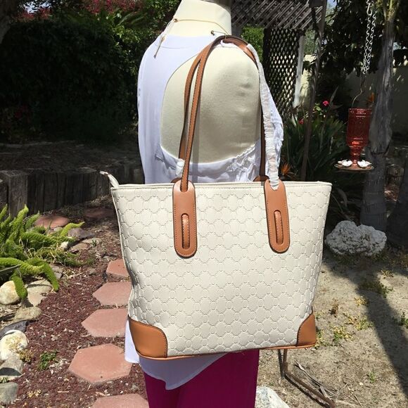 BRAND NEW FASHION WOMEN SHOULDER BAG SET WITH WRISTLET - Picture 3 of 11